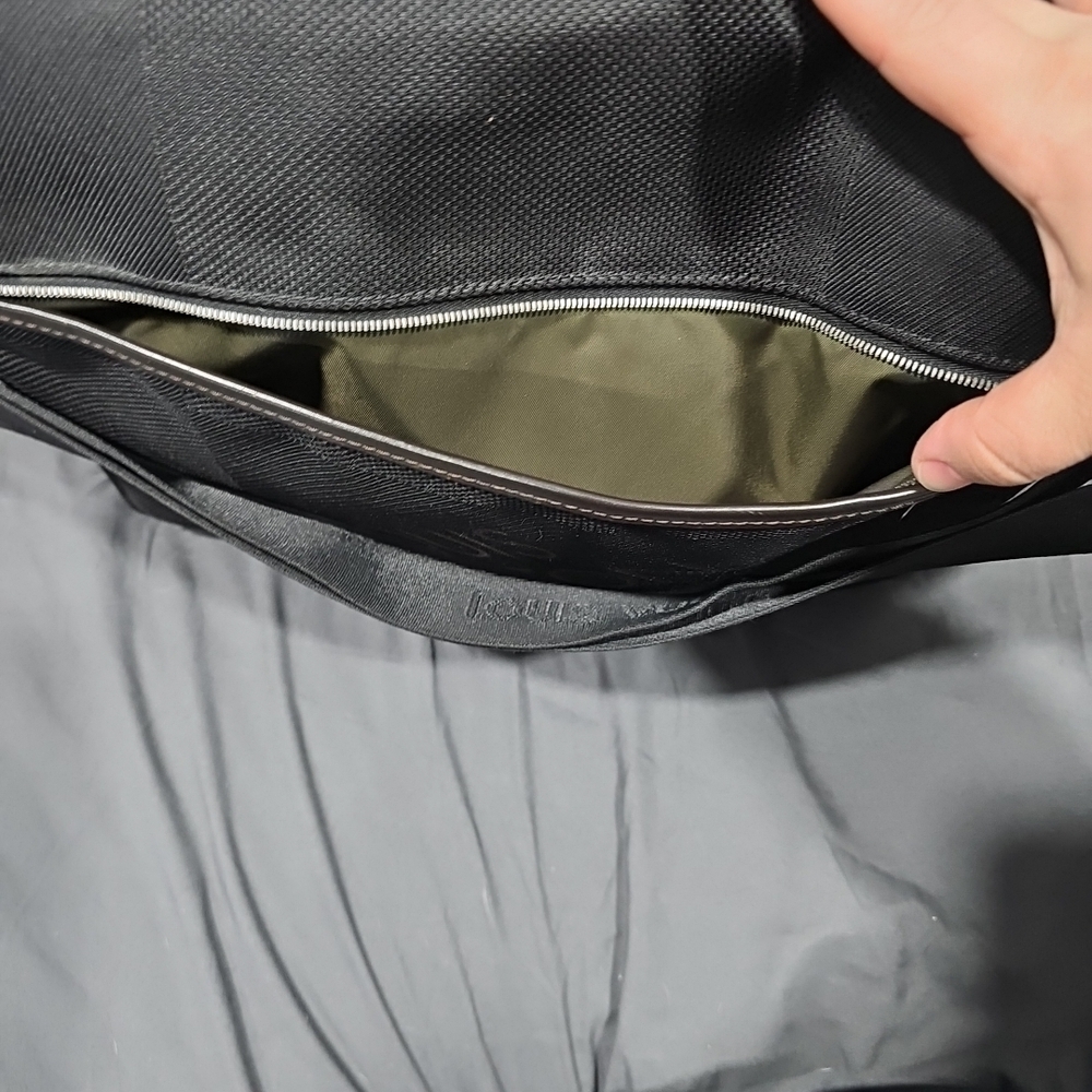 Louis Vuitton Black Men's Bag - Picture 2 of 13